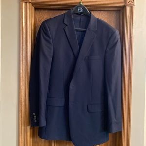 Joseph A Banks Travelers Collection, Tailored Fit 42 Long